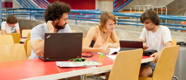 Studierende in informeller Lernsituation